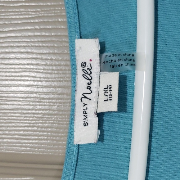 Simply Noelle crochet inset detail size large/ extra large - Picture 3 of 4